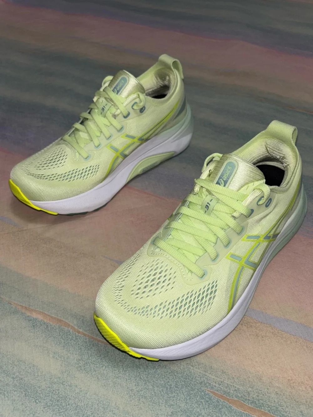 Asics Gel-Kayano 31 Women 9 Running Shoes Cool Matcha Light Celadon 1012B670-300